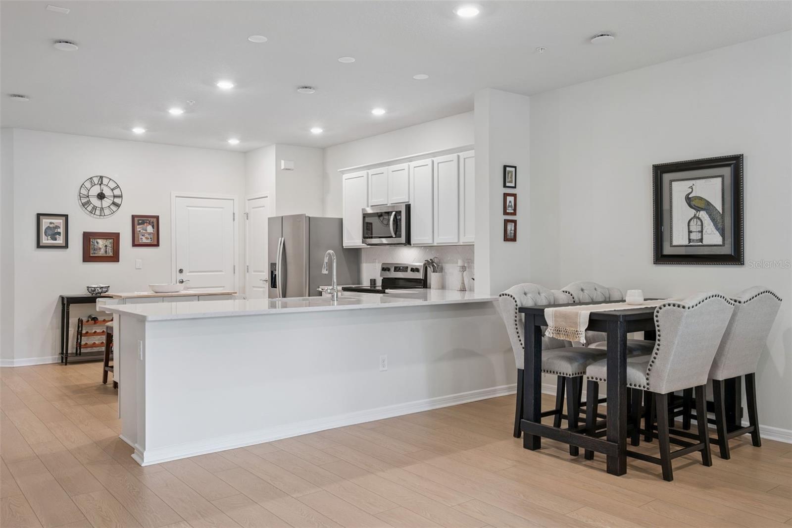 GRAYSON SQUARE - Residential