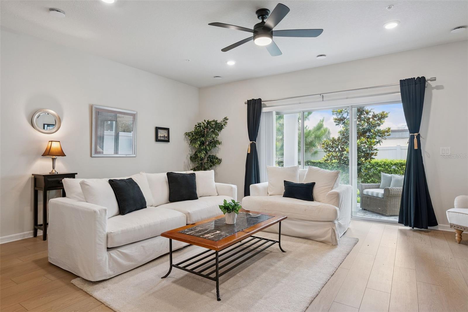 GRAYSON SQUARE - Residential