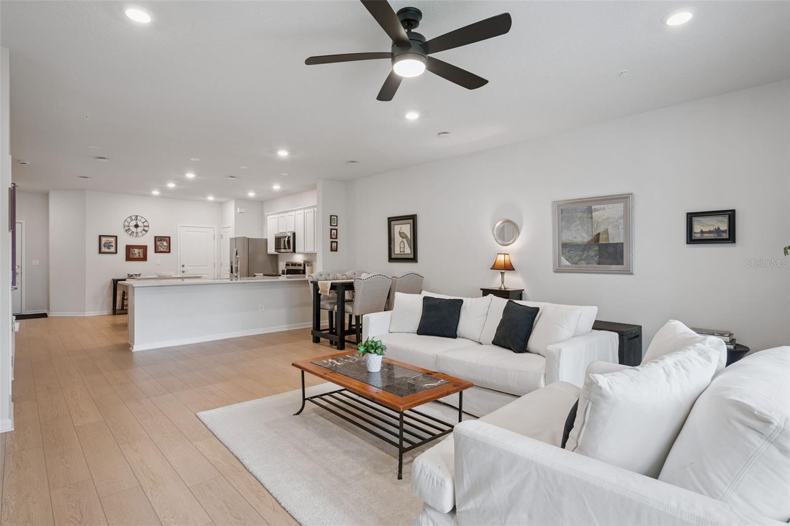GRAYSON SQUARE - Residential