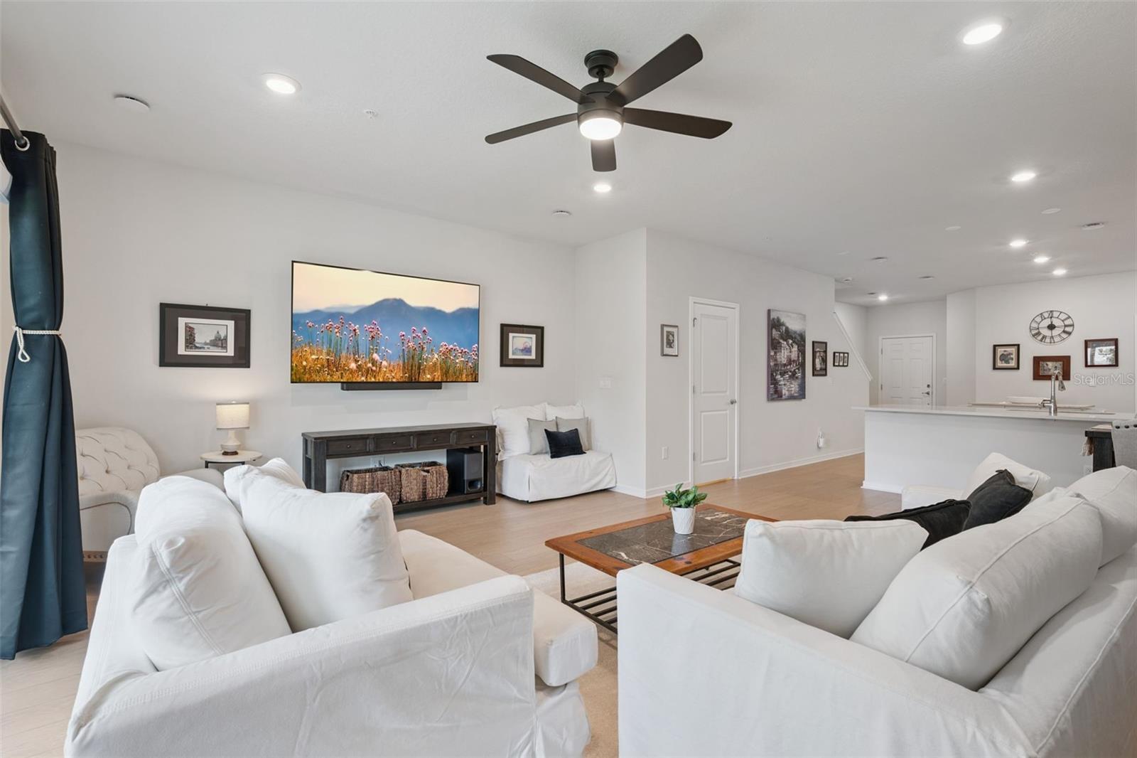 GRAYSON SQUARE - Residential