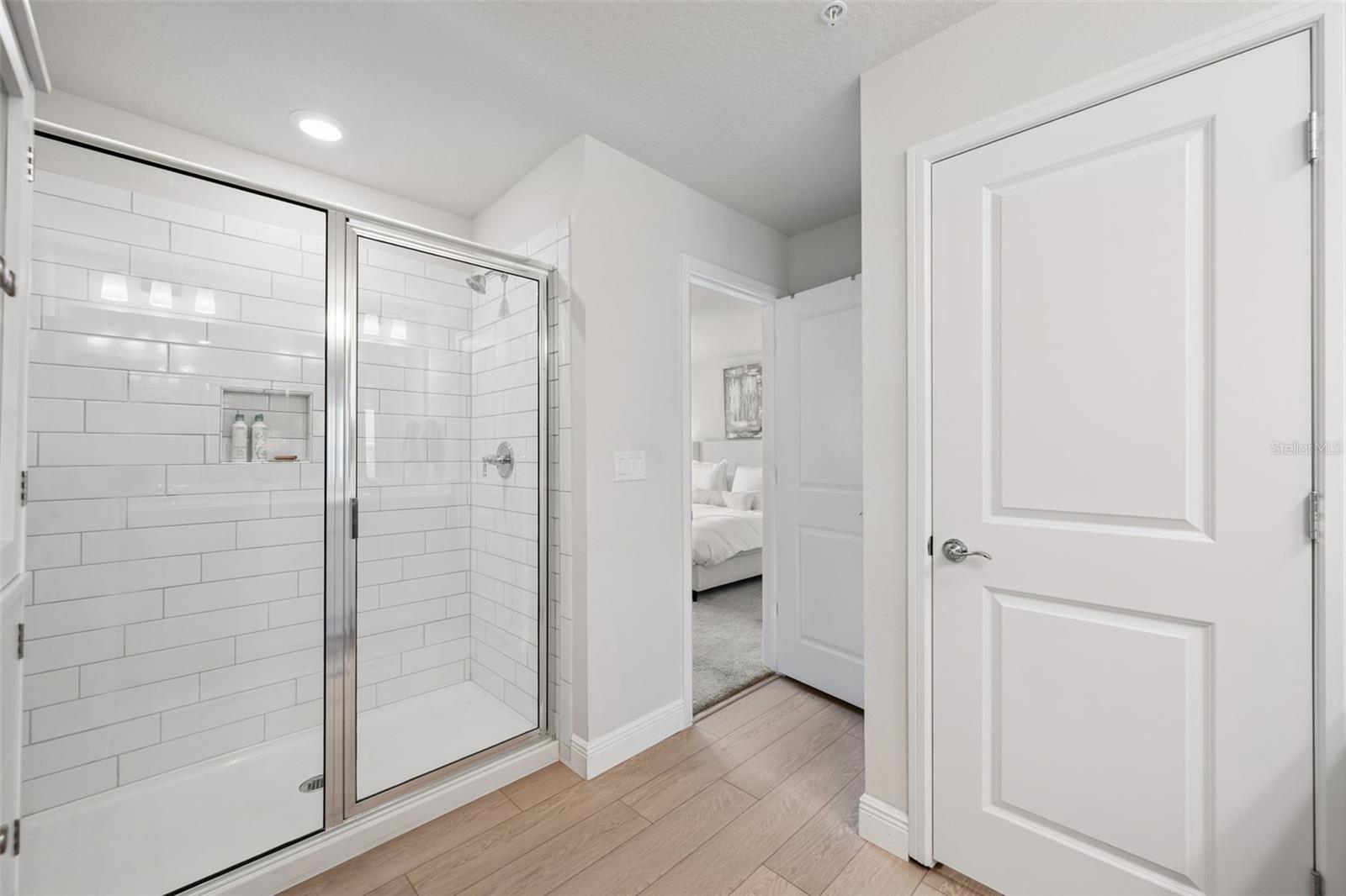 GRAYSON SQUARE - Residential