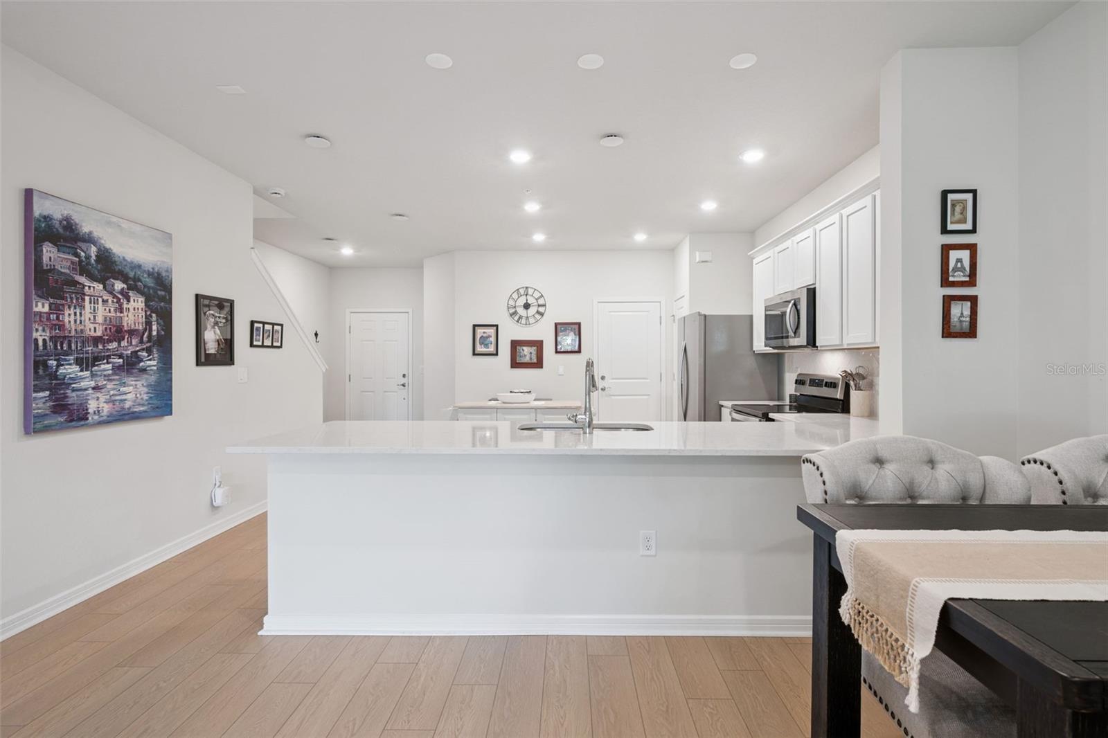 GRAYSON SQUARE - Residential