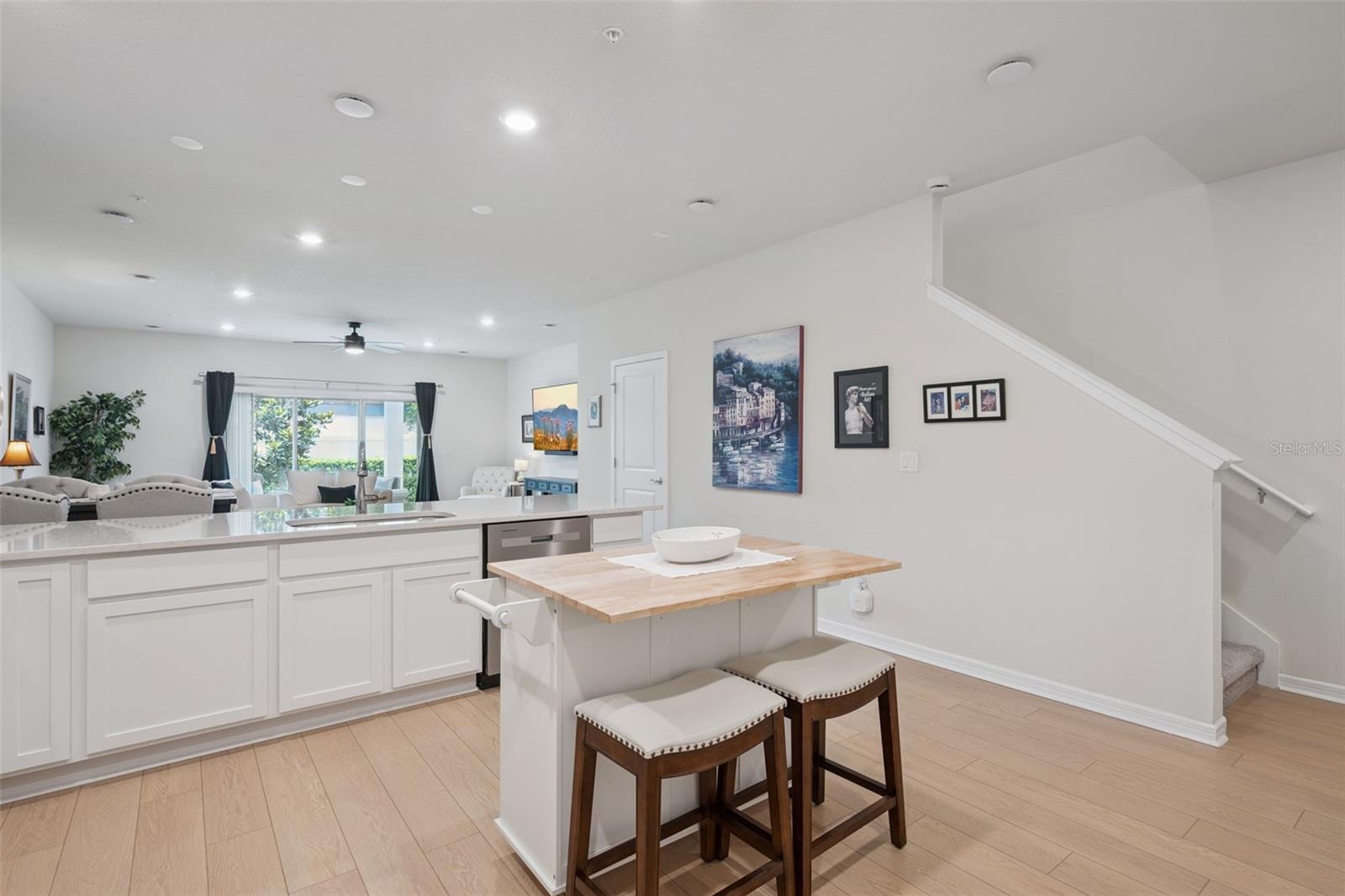 GRAYSON SQUARE - Residential
