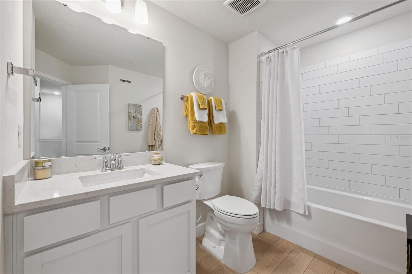 GRAYSON SQUARE - Residential