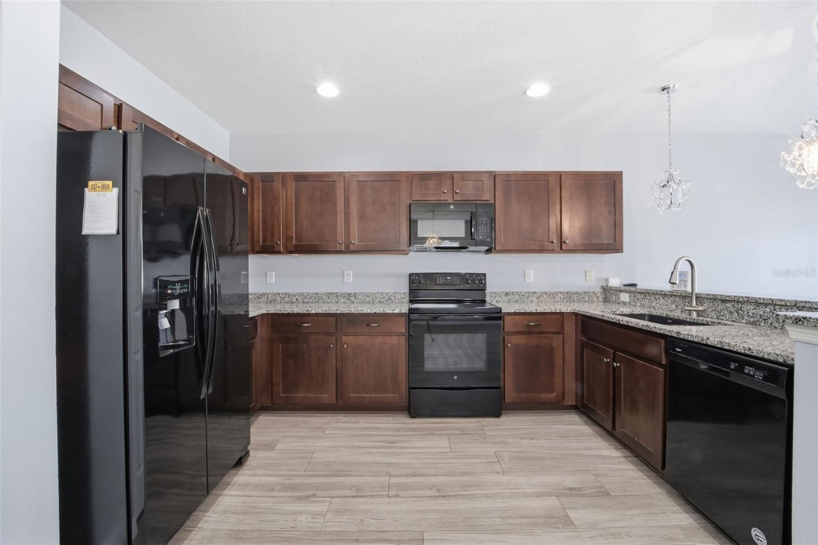 CORTEZ LANDINGS - Residential