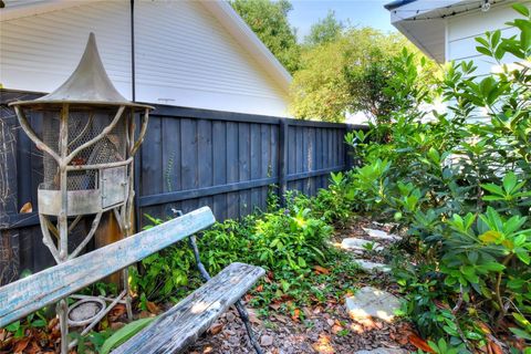 A home in LAKELAND