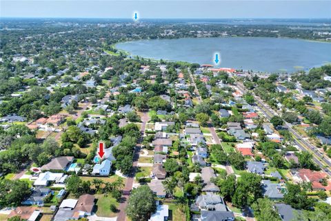 A home in LAKELAND