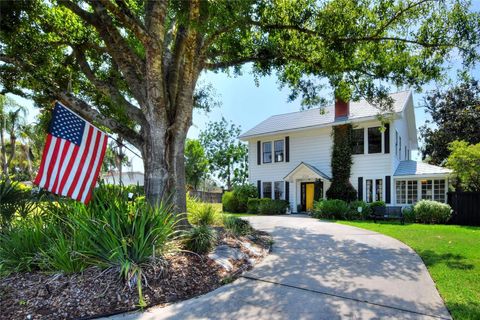 A home in LAKELAND