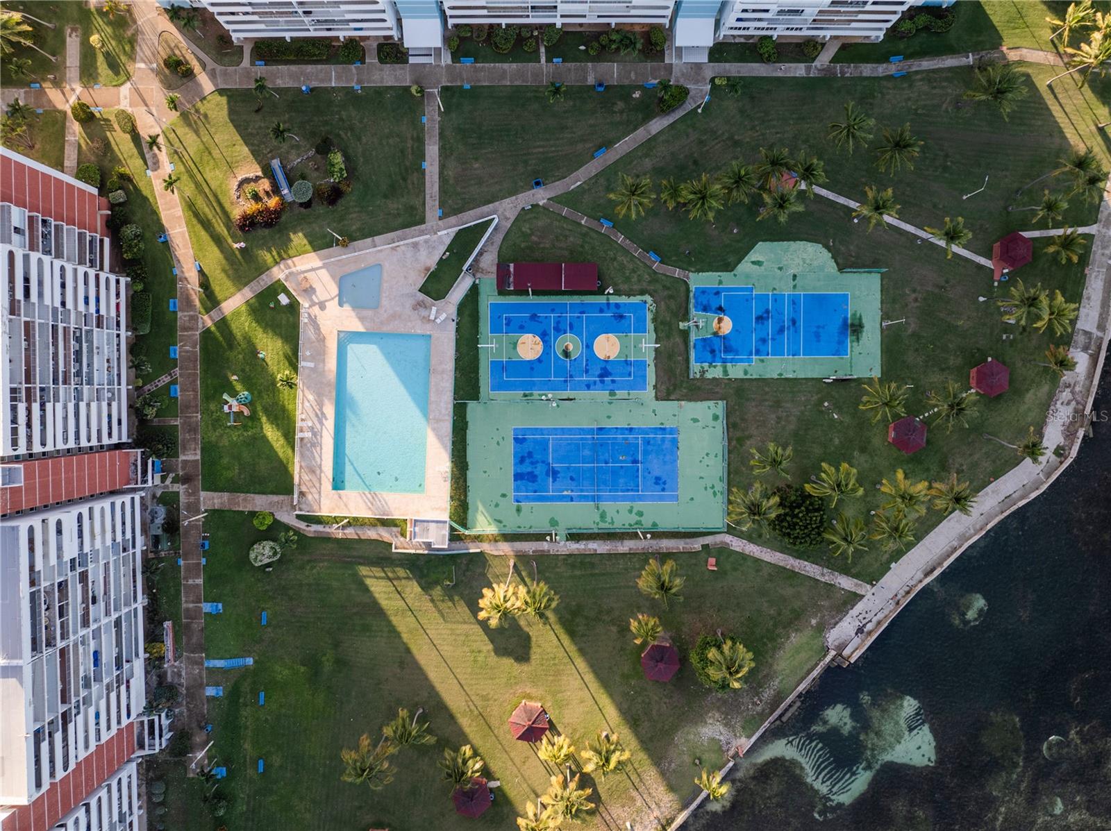 COND ISLETA MARINA - Residential