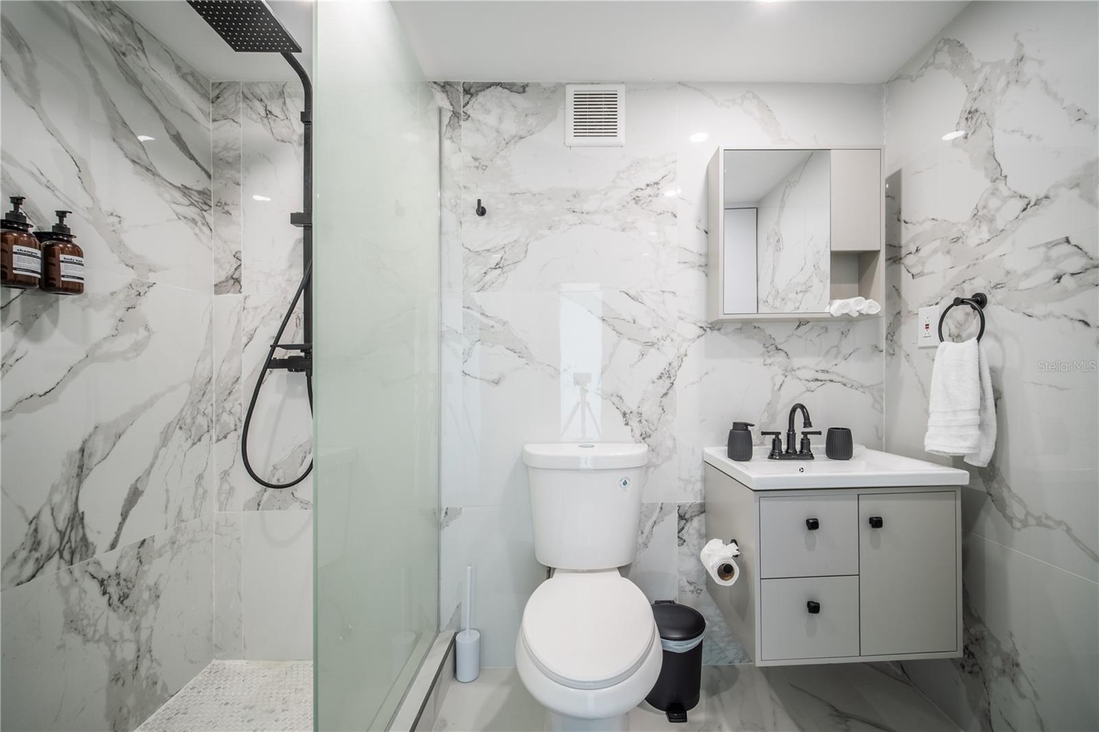 COND ISLETA MARINA - Residential