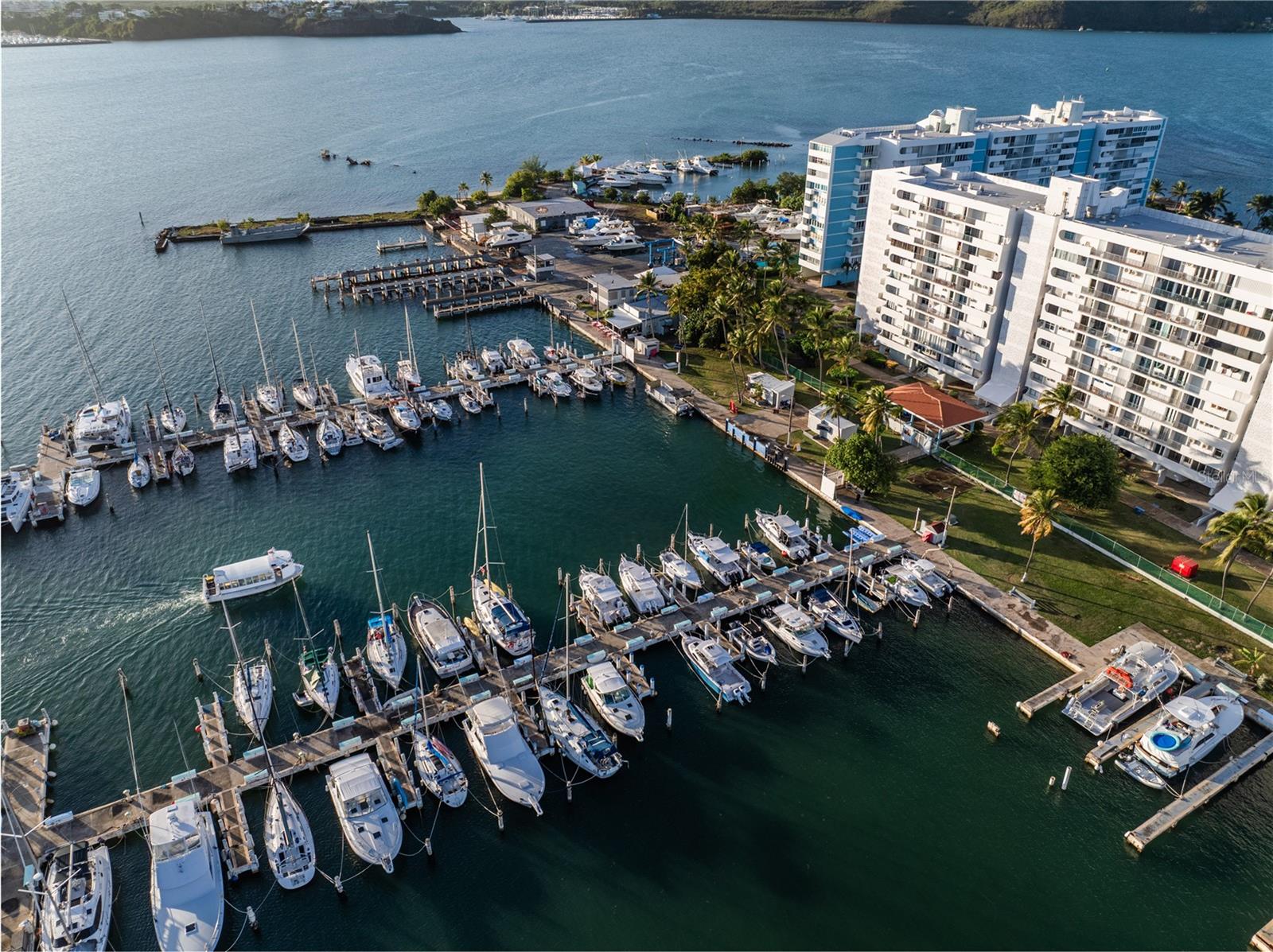 COND ISLETA MARINA - Residential