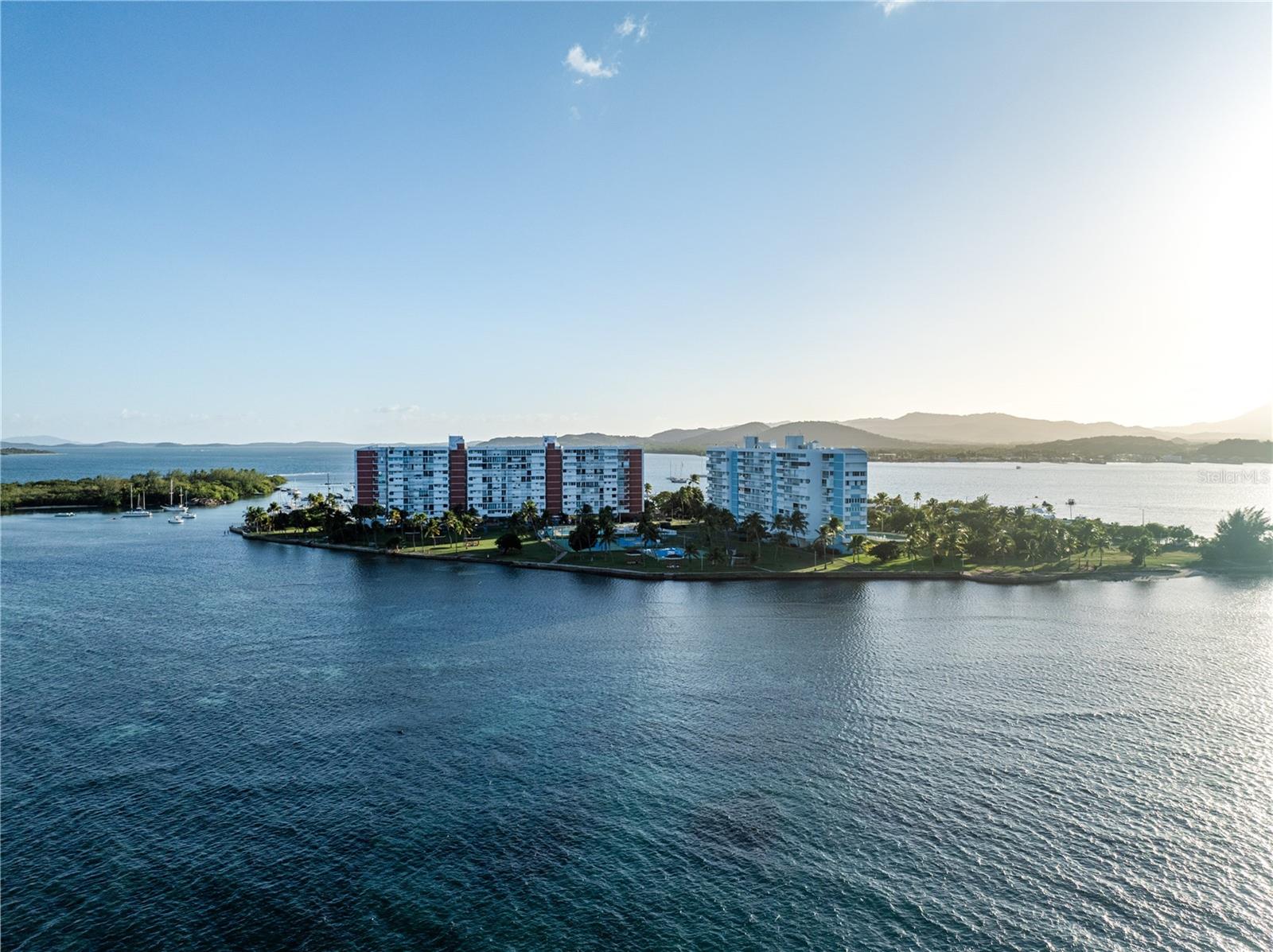 COND ISLETA MARINA - Residential