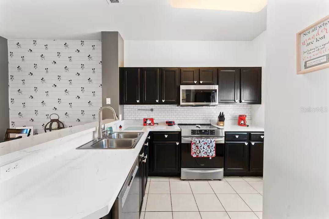 ENCANTADA PH 1 - Residential Lease