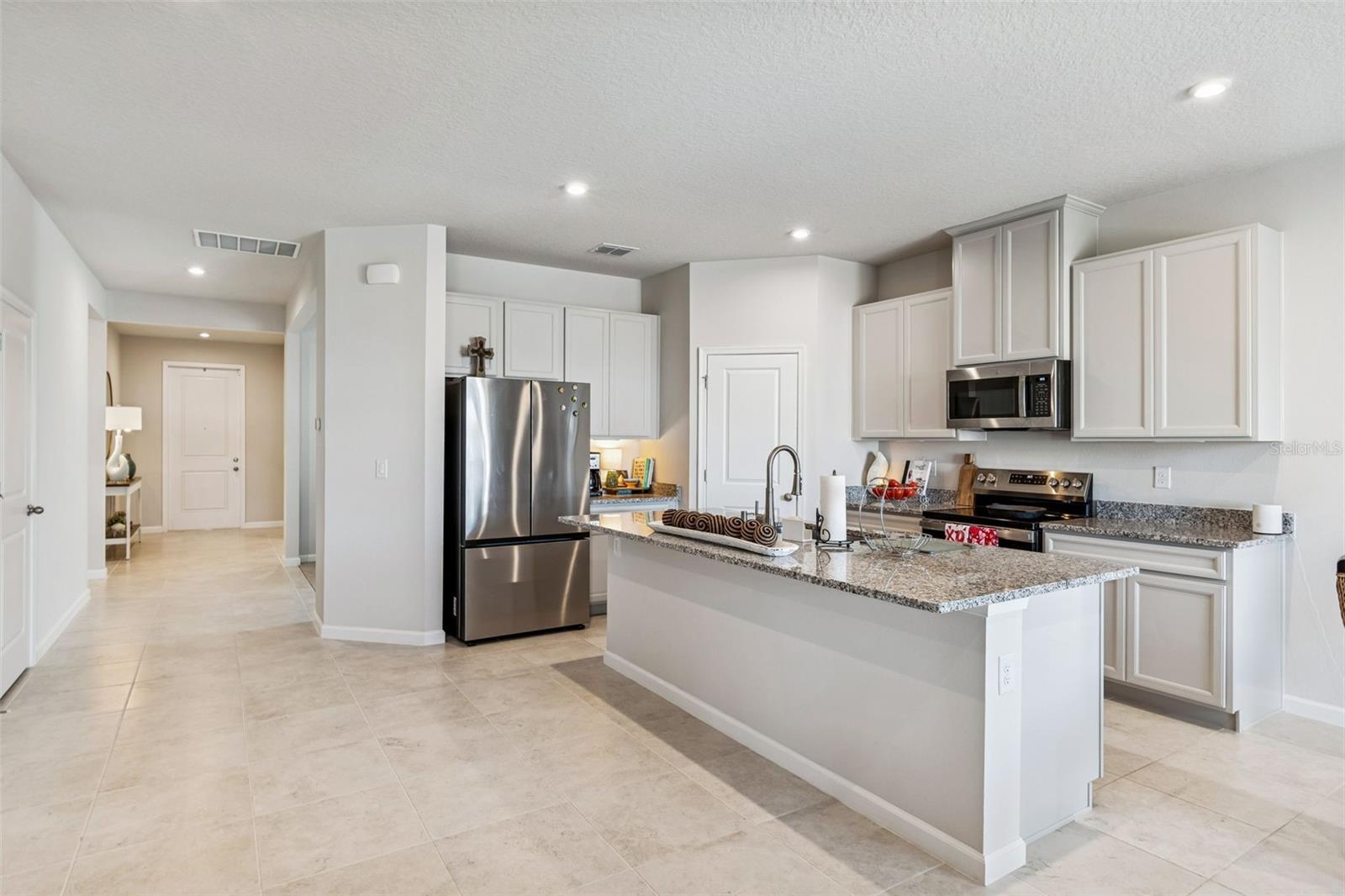 2823 S LANDING DRIVE