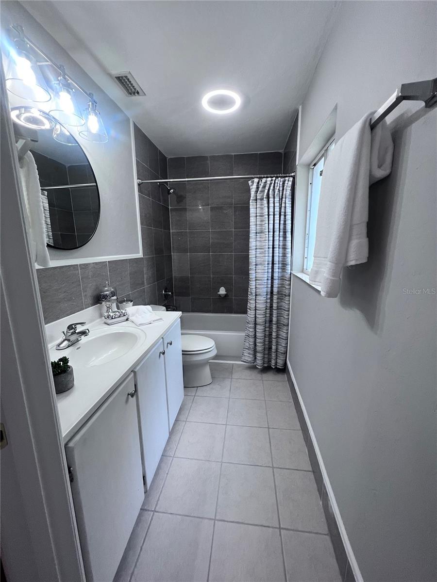 ANGLEWOOD REP - Residential Lease