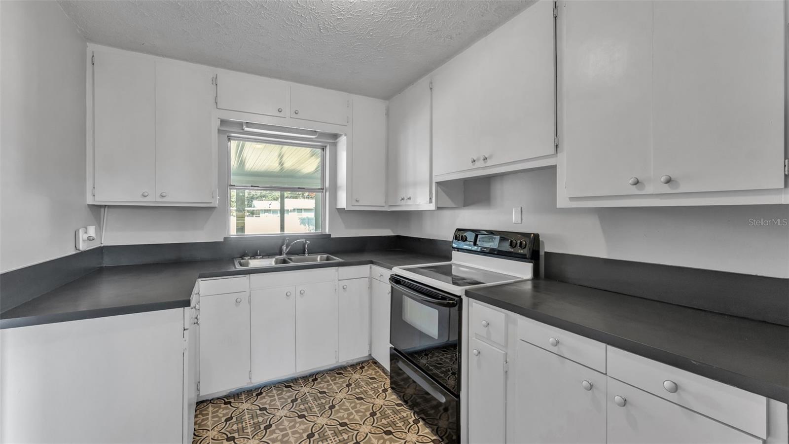 COUNTRY CLUB ADD - Residential