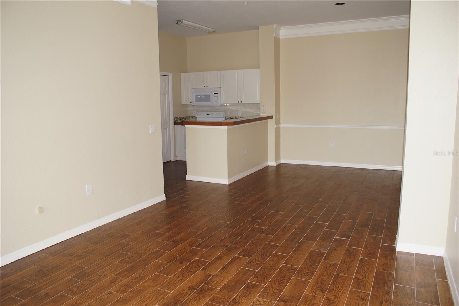 5140 NORTHRIDGE ROAD 303