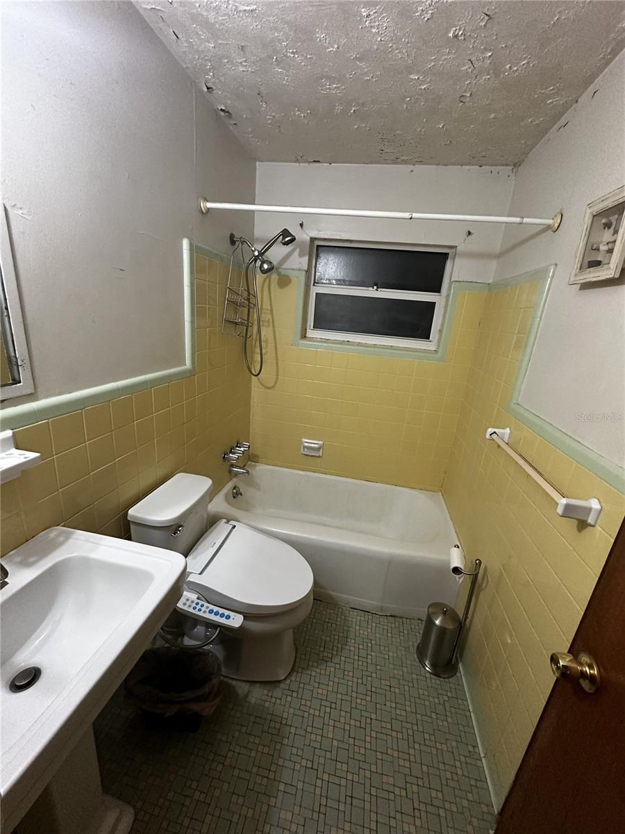 GOLFLAND OF TAMPAS NORTH SIDE - Residential