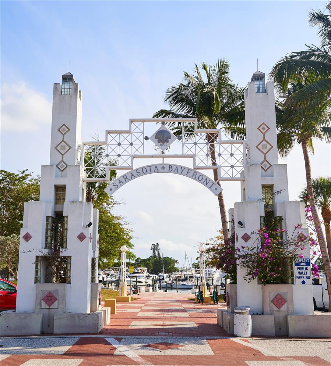 THE DEMARCAY - Residential