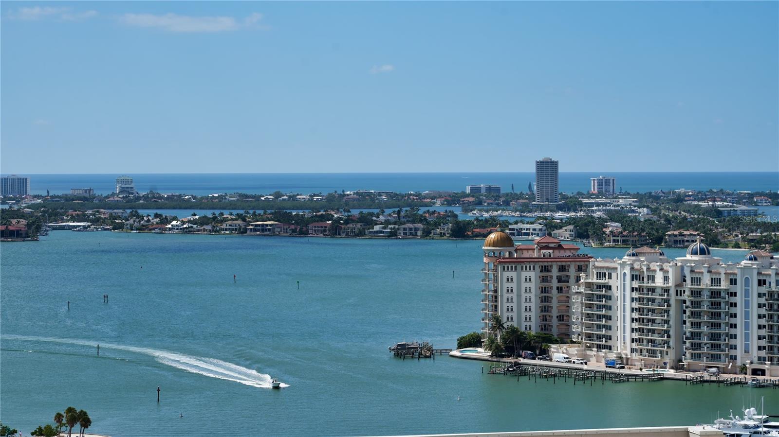 THE DEMARCAY - Residential