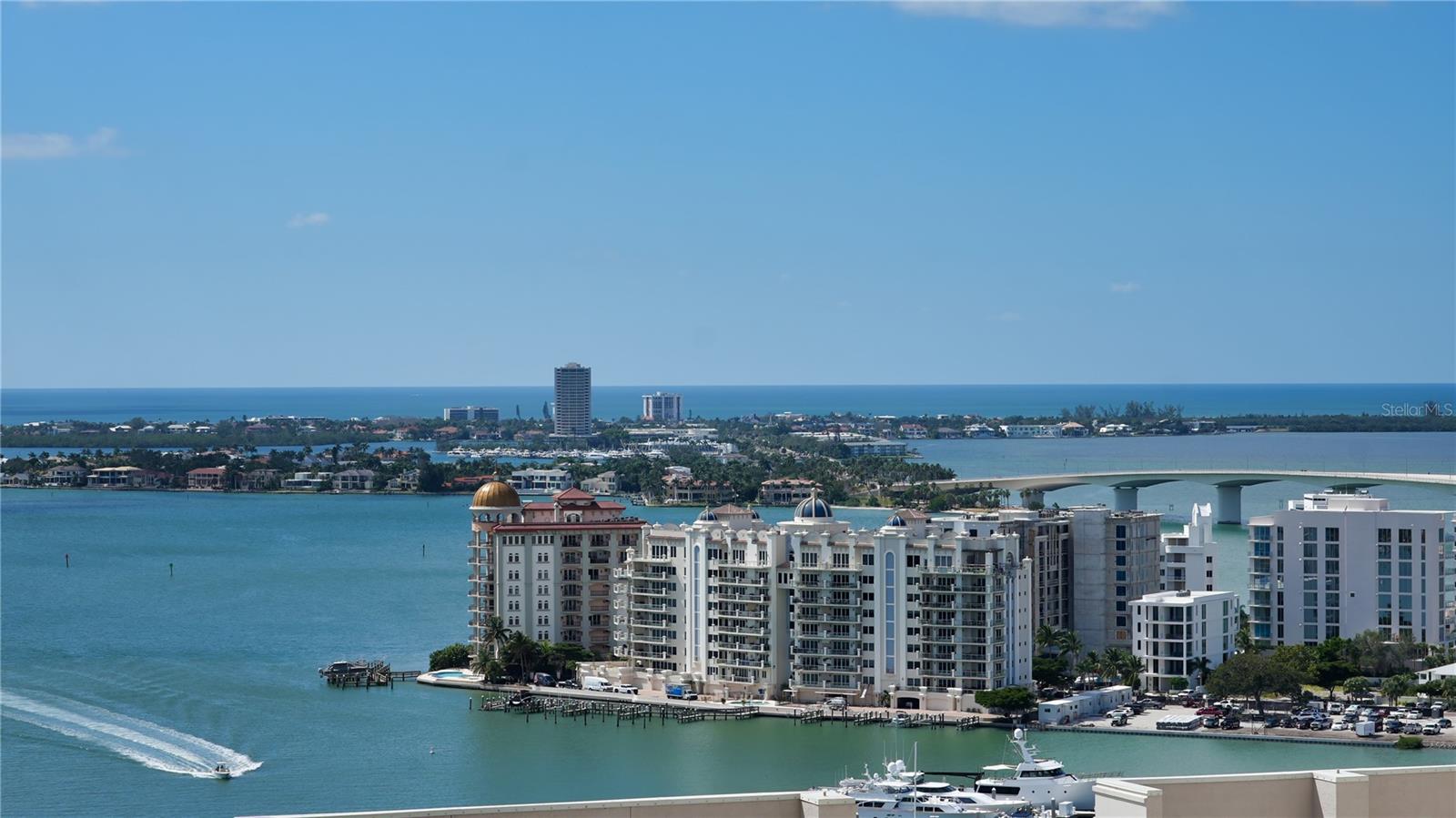 THE DEMARCAY - Residential