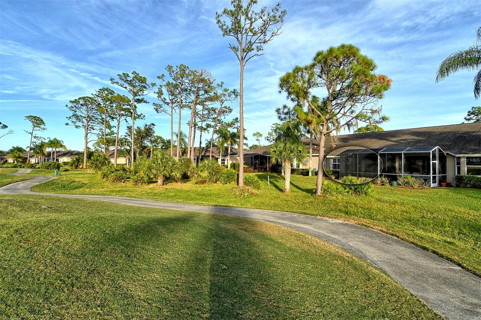 HERITAGE OAKS GOLF & COUNTRY CLUB - Residential