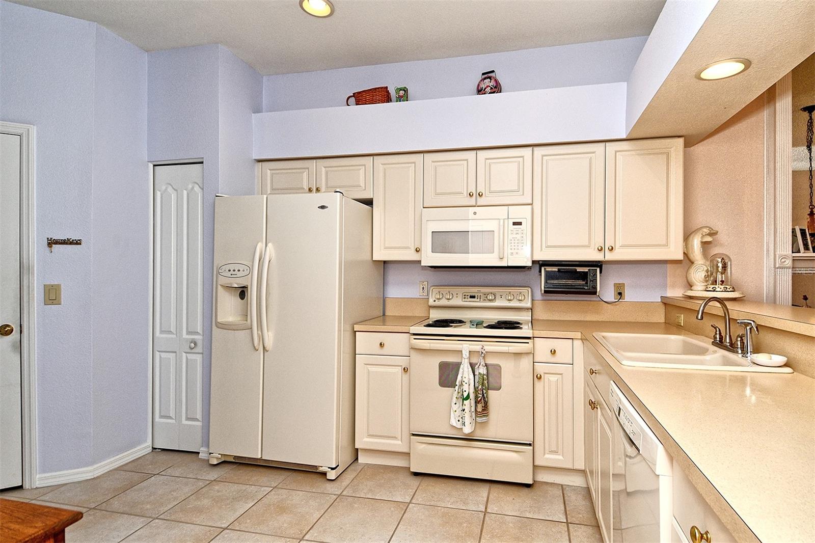 HERITAGE OAKS GOLF & COUNTRY CLUB - Residential