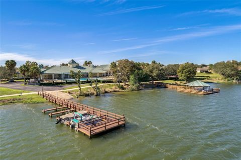 A home in WINTER HAVEN