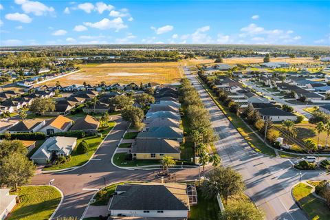 A home in WINTER HAVEN