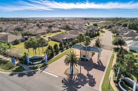 A home in WINTER HAVEN