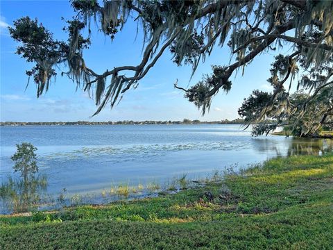 A home in WINTER HAVEN