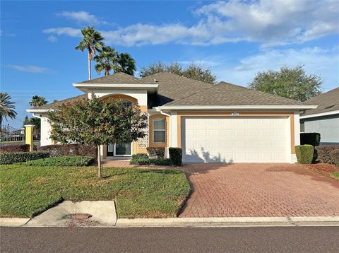 A home in WINTER HAVEN