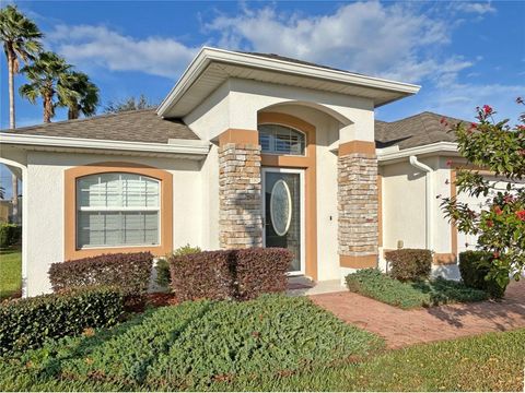 A home in WINTER HAVEN