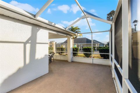 A home in WINTER HAVEN