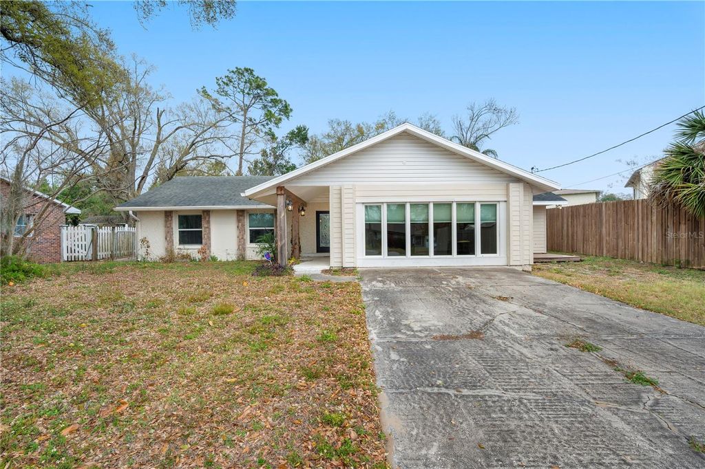 Photo of 132 Alachua Drive, Winter Haven, FL 33884 (MLS # P4937917)