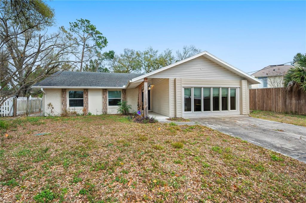 Photo of 132 Alachua Drive, Winter Haven, FL 33884 (MLS # P4937917)
