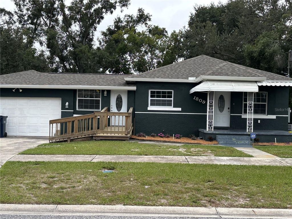 Photo of 1509 E 31st Avenue, Tampa, FL 33610 (MLS # TB8431731)