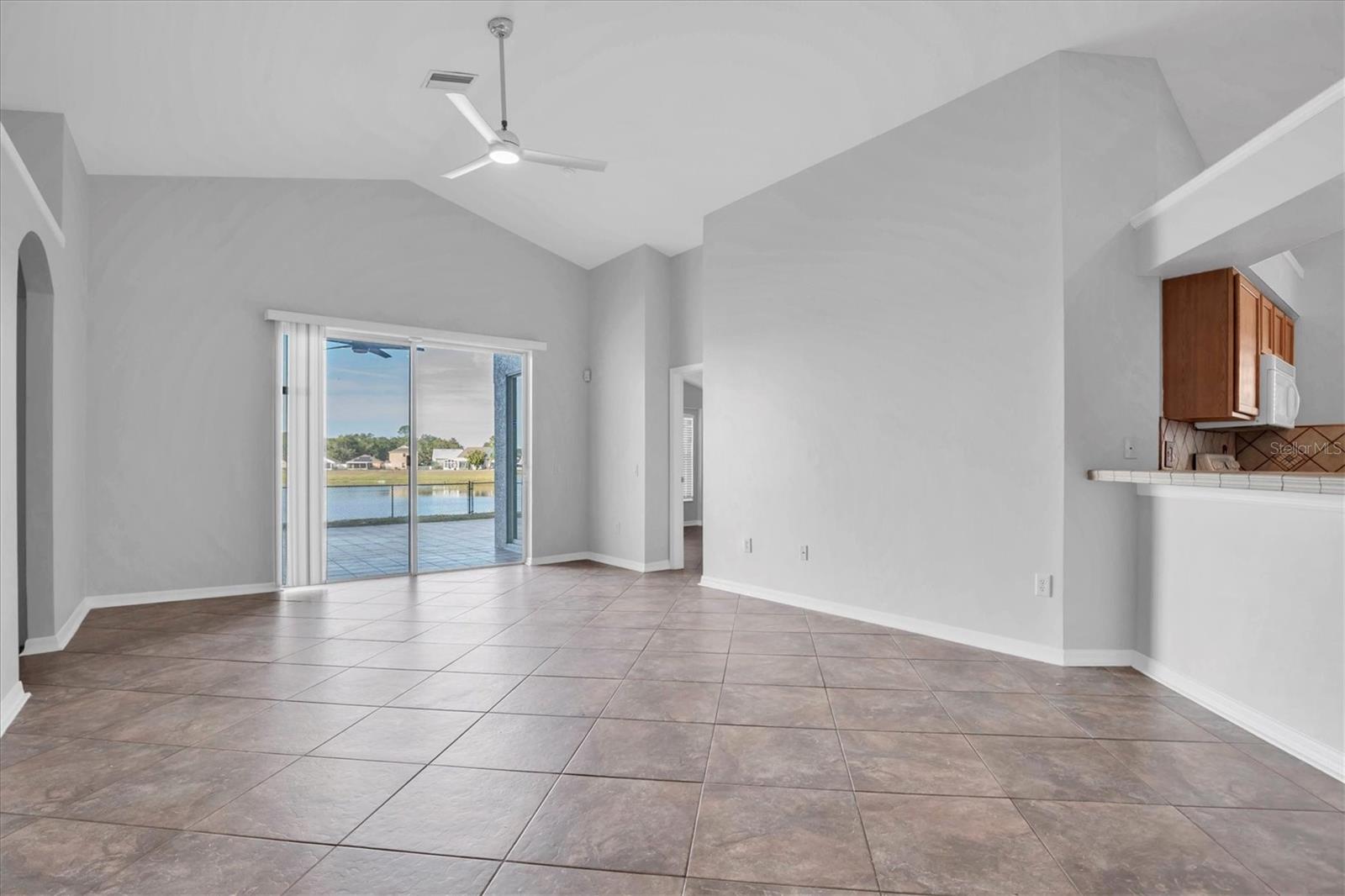 LAKESIDE TR B - Residential Lease