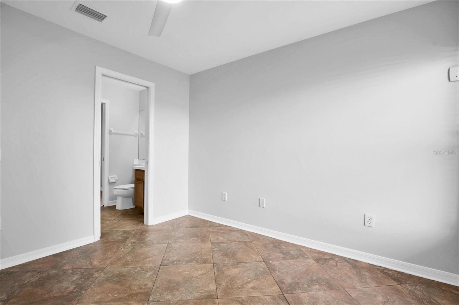 LAKESIDE TR B - Residential Lease