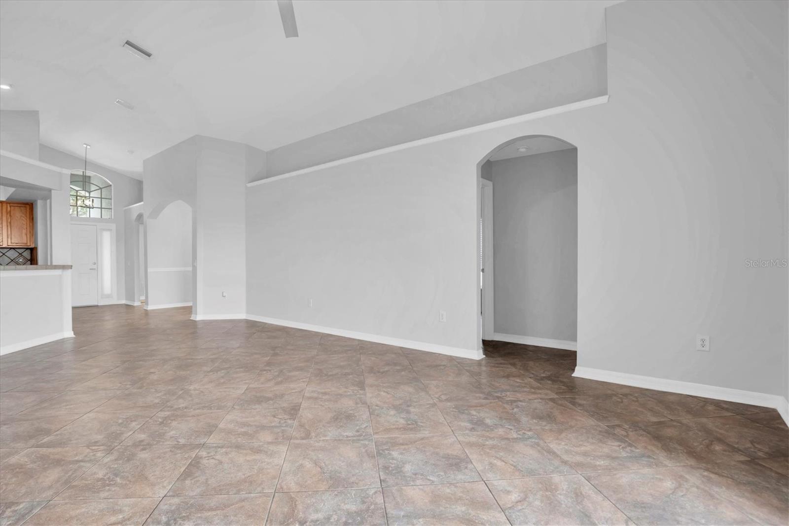 LAKESIDE TR B - Residential Lease