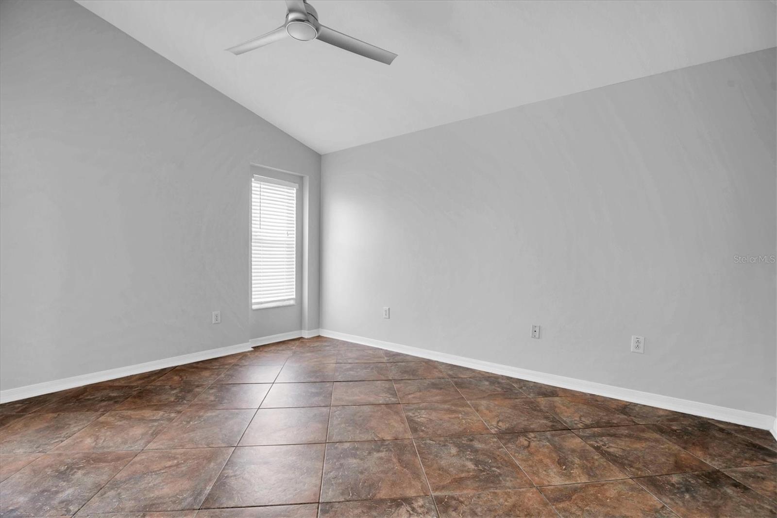 LAKESIDE TR B - Residential Lease