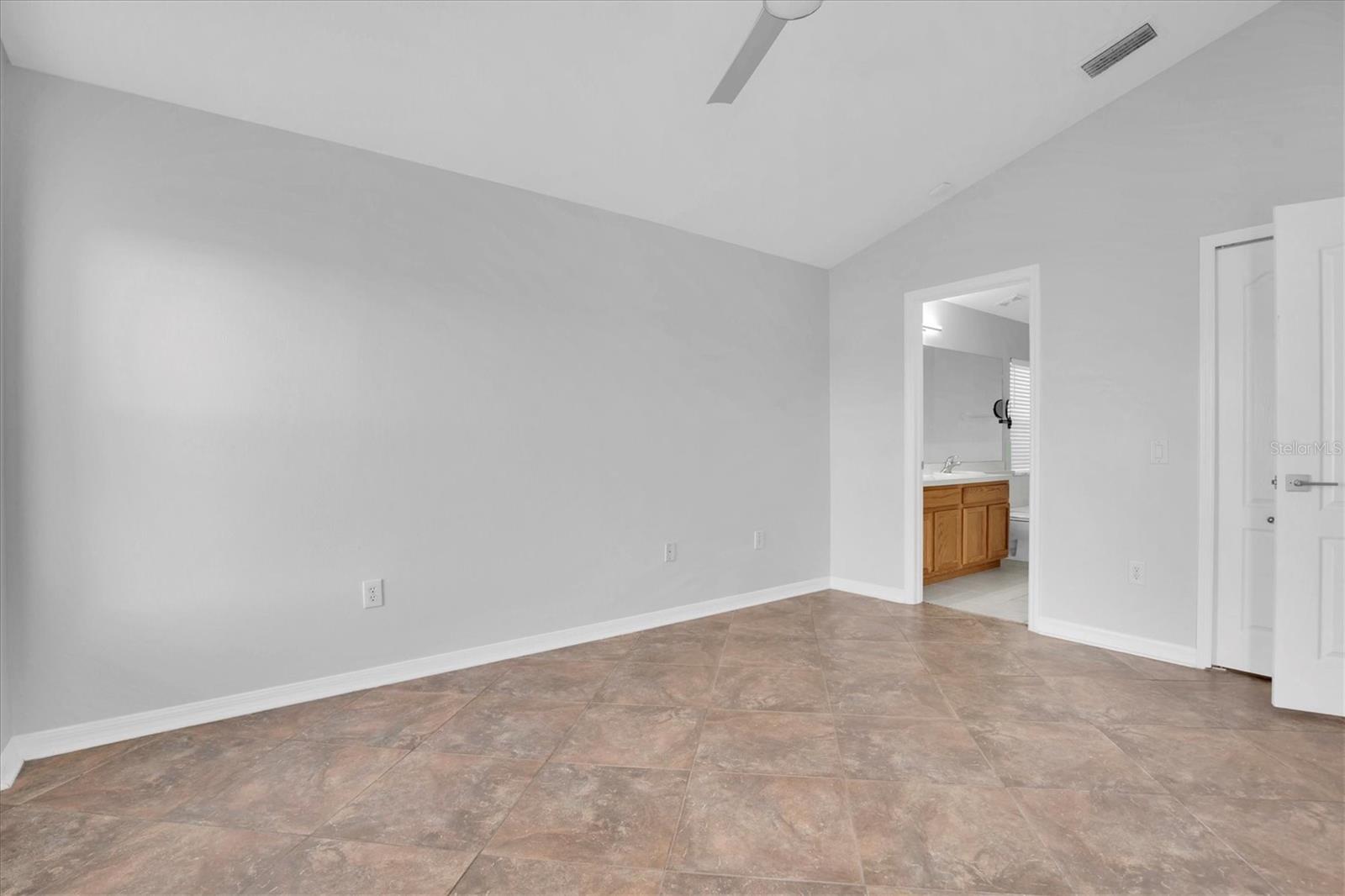 LAKESIDE TR B - Residential Lease