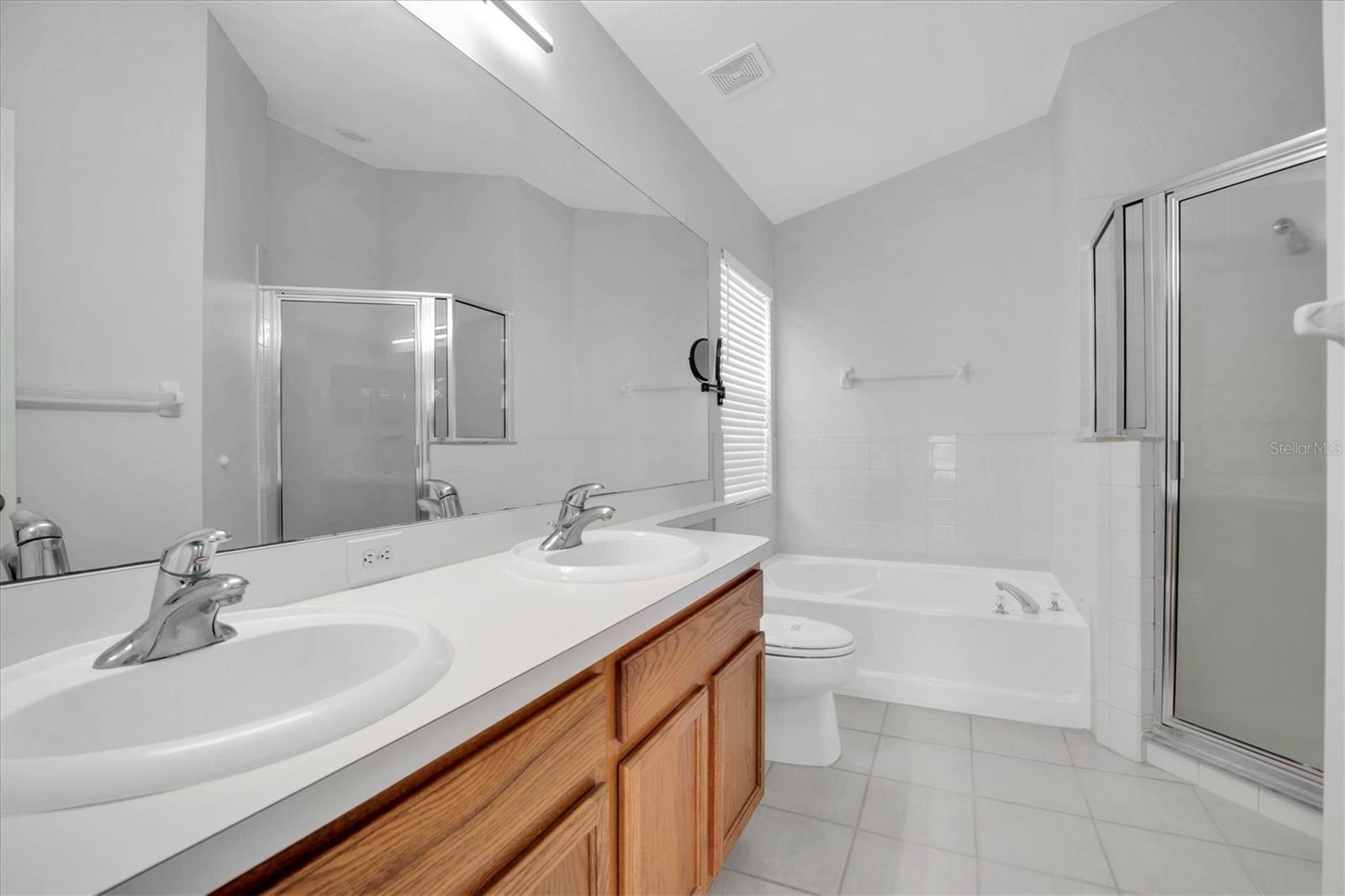 LAKESIDE TR B - Residential Lease