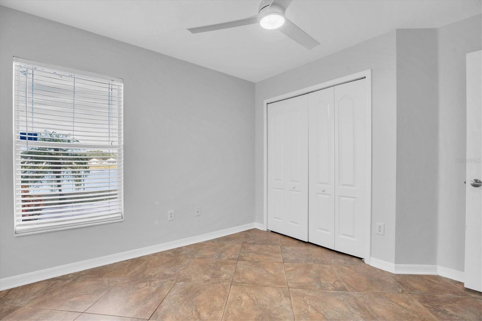 LAKESIDE TR B - Residential Lease