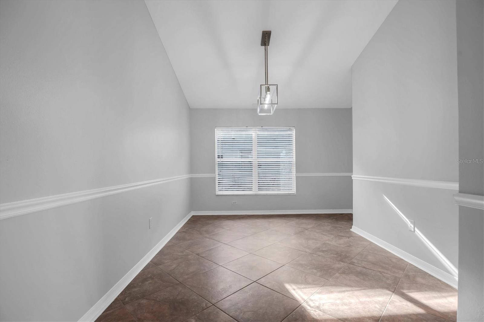 LAKESIDE TR B - Residential Lease