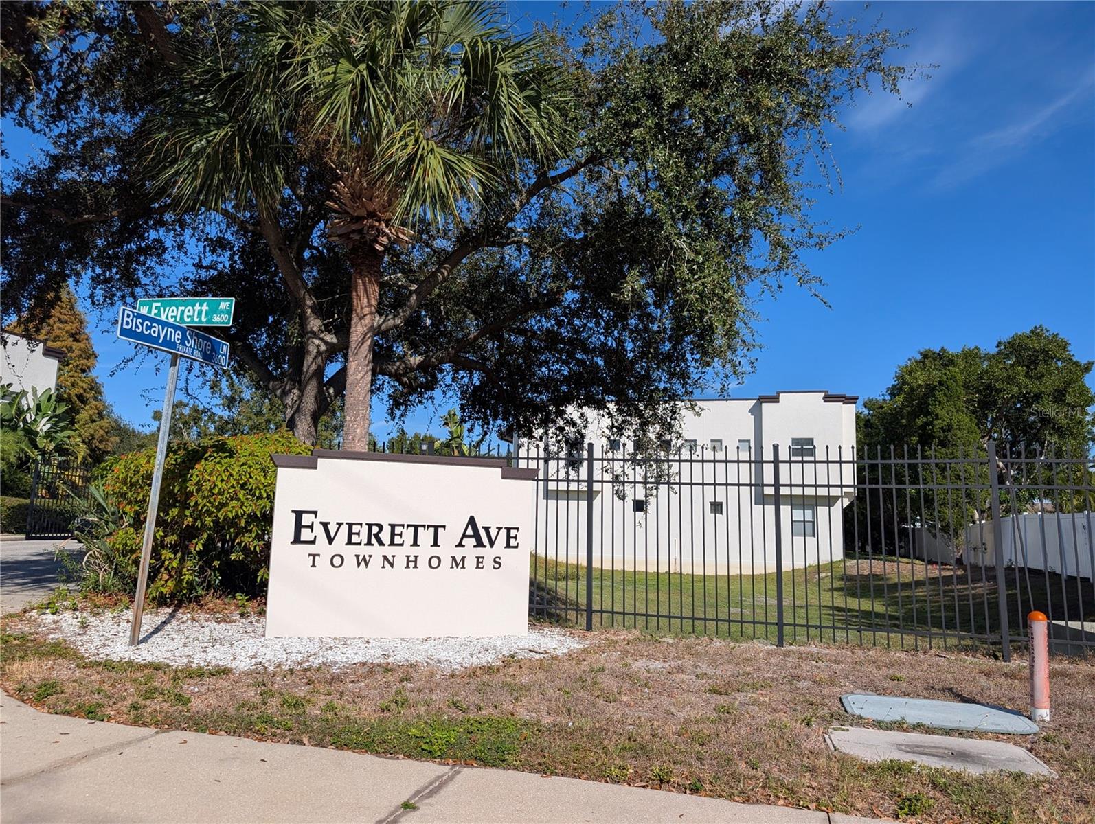 EVERETTE AVE TWNHMS - Residential Lease