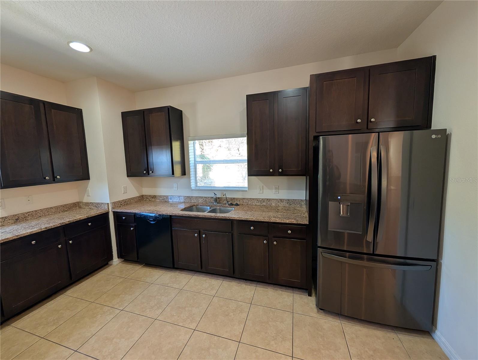 EVERETTE AVE TWNHMS - Residential Lease