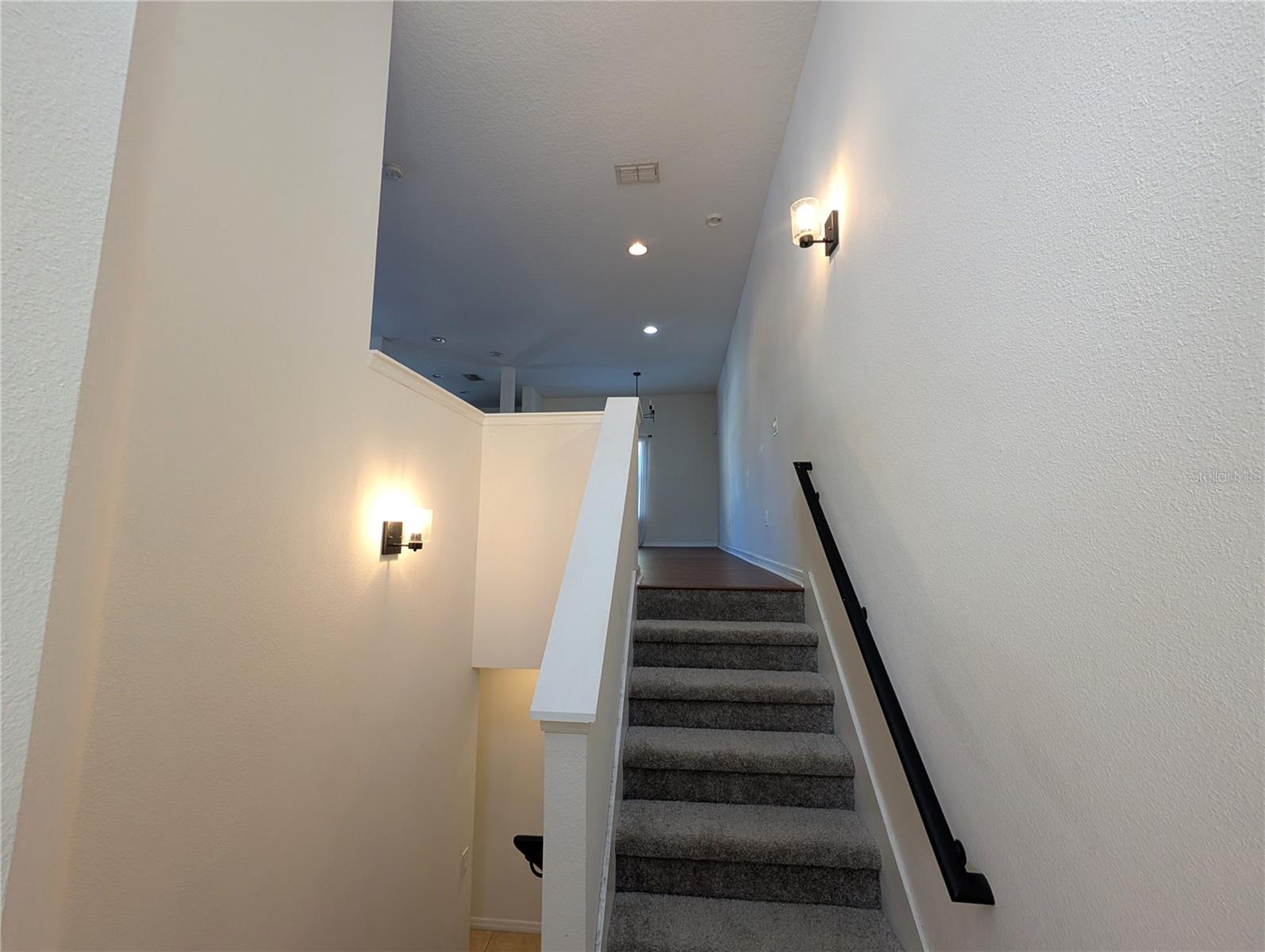 EVERETTE AVE TWNHMS - Residential Lease