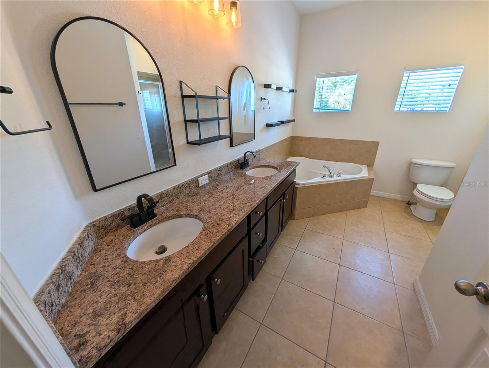 EVERETTE AVE TWNHMS - Residential Lease