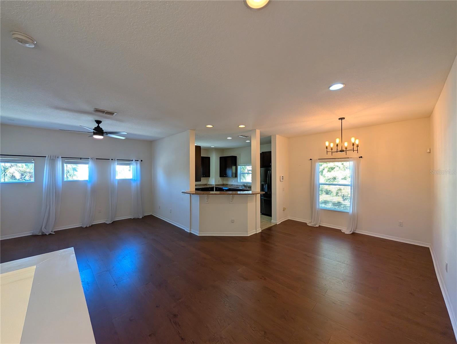 EVERETTE AVE TWNHMS - Residential Lease